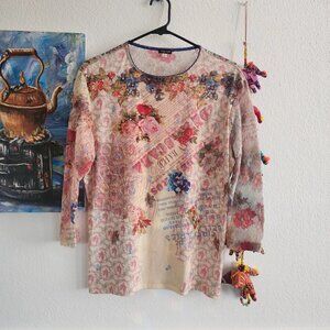 Yukiko 90s Graphic Lace Mid-Sleeve Top